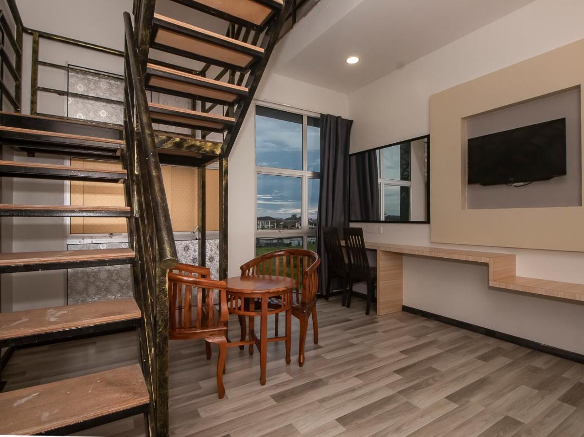 Oyo 90105 Towermas Hotel Сибу Экстерьер фото